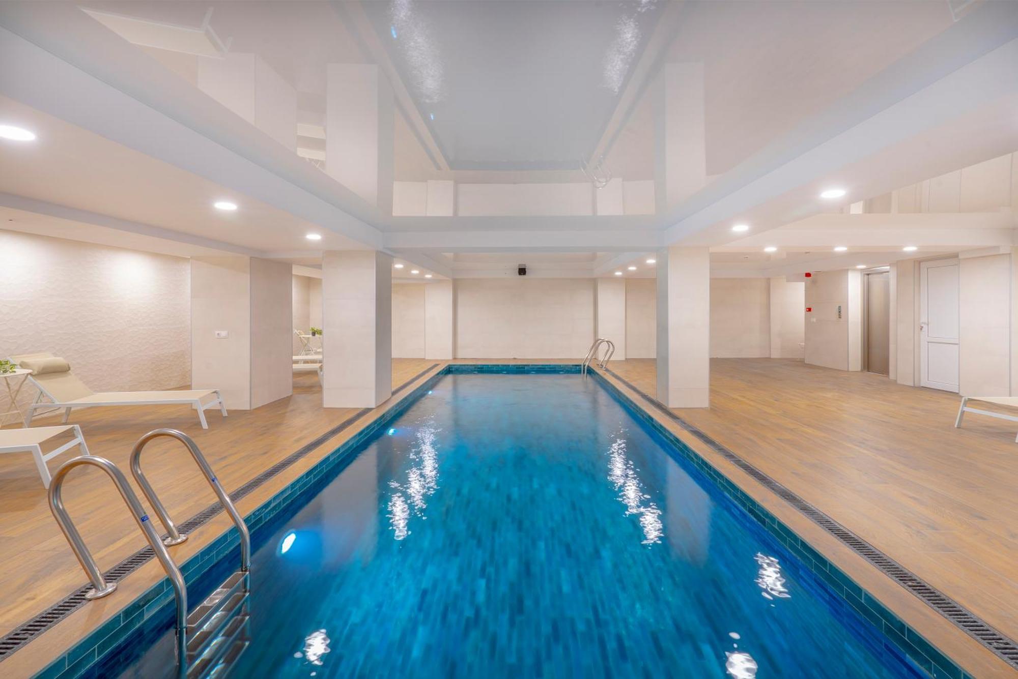Iris Hotel ティビリシ エクステリア 写真